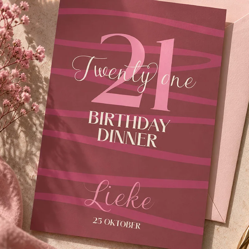 Bordeauxrode 21-diner uitnodiging met roze strepen
