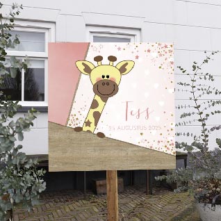 Geboorte aankondiging tuinbordv oor een meisje met een girafje